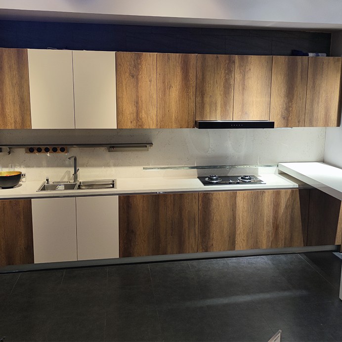 Walnut lacquer kitchen with pull-out storage